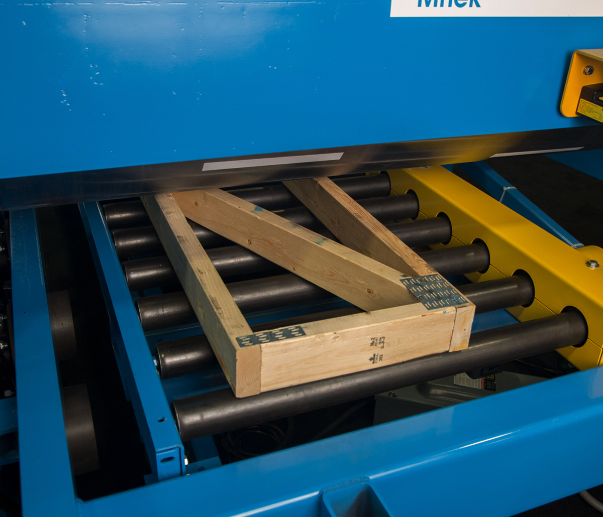 MiTek Railrider Pro Automated Solutions - 2x4s being assembled in Railrider Pro